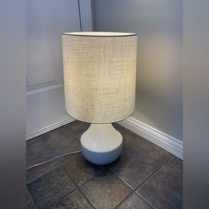Classic White Round Base Lamp with Lamp Shade
